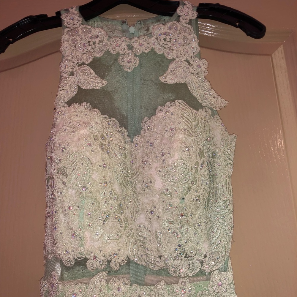 Prom dress - Picture 2 of 4